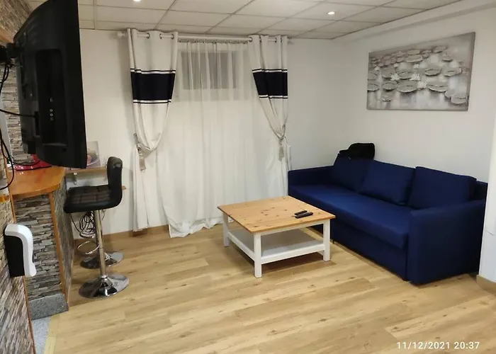 Romains - 0g - Hebergements Classes Avec Garage アパート